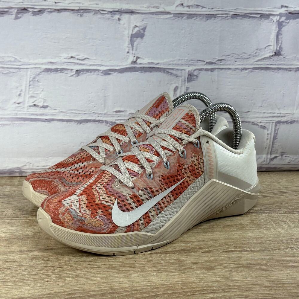 Nike Metcon 6 Desert Sand Crimson Training Running Shoes Women's Size 8 Sneakers - Picture 3 of 8